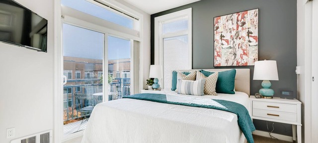 Gorgeous 2 BR Penthouse in the Heart of the City