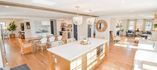 Gorgeous Home 2 Min Walk to Beach!