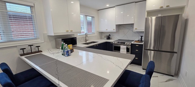 Gorgeous Home near Pearson Airport