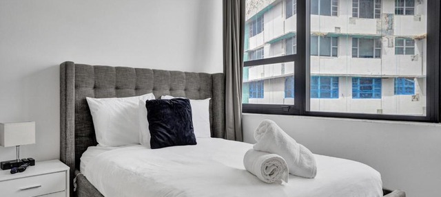 Gorgeous Miami Beach Condo Beach Service 1614