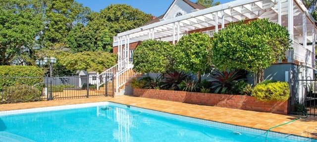 Grande Vista 5Br Manor with Pool & Mt Eden Views