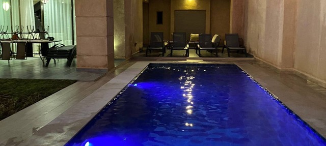 Grande Villa Très Proche Centre Ville, Avec Piscine, Terrain de Boules sur Golf