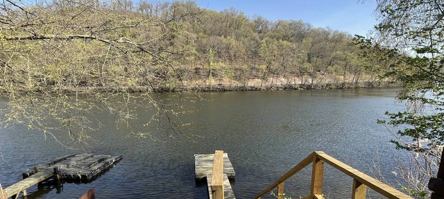 Great Fall pricing! Magical Views & Peaceful Vibes; private dock, kayaks, firepit, office!