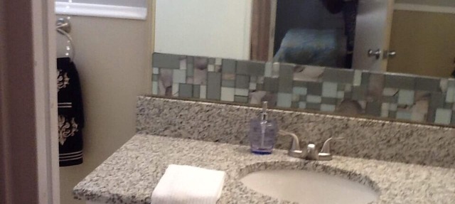 Great updated Long Island Entire Apartment Nr Airport, Beaches, Train, College