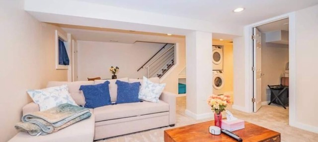 Guests suite-Centrally located for Extended stays!