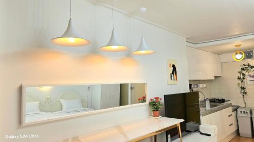 Gyeongbok Gogung Stay - Two Bedrooms