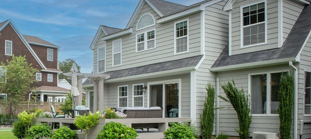 Hadley Seaside Cottage July&Aug wks available! 1 block to beach, passes included