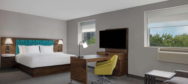 Hampton Inn & Suites by Hilton Toronto Downtown