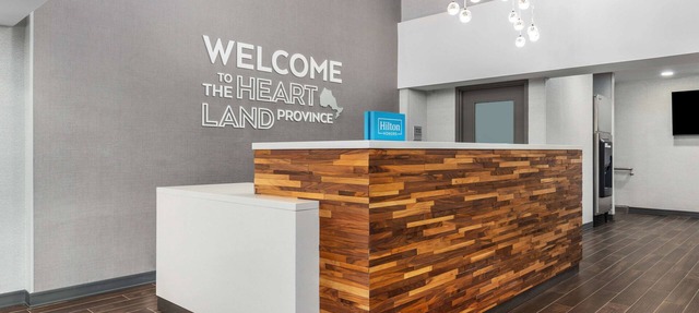Hampton Inn & Suites by Hilton Toronto Downtown