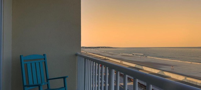 Hampton Tides-Ocean View-Top Floor With Balcony