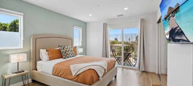 *Heart of LA: Your Perfect Hollywood Stay*