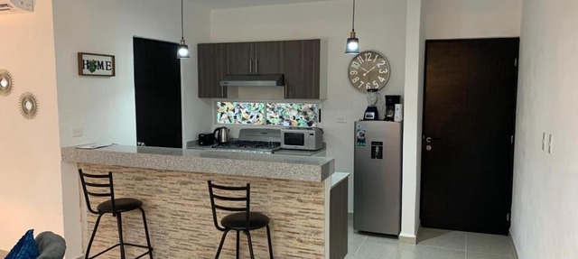 Hermoso apartamento piscina, céntrico, área libre.
