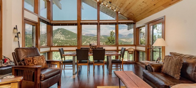 Herondale Luxury Vacation At Windcliff 3 Bedroom Home by RedAwning