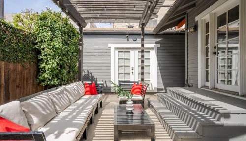 HGTV Featured Modern Craftsman Mins2Beach GameRm