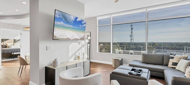 High-End Downtown Orlando Penthouse with Patio