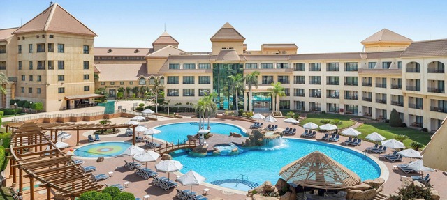 Hilton Pyramids Golf