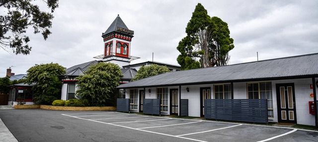 Hobart Tower Motel