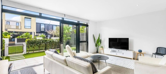 Hobsonville Point Enchanter with Parking and Wi-fi