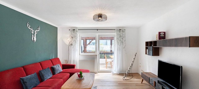 Holiday Apartment 'Zum Hirschen' with Private Terrace and Wi-Fi