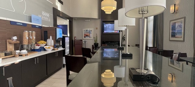 Holiday Inn Express Hotel & Suites Hermosa Beach by IHG