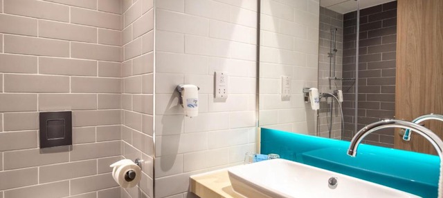 Holiday Inn Express - London Heathrow T4 by IHG