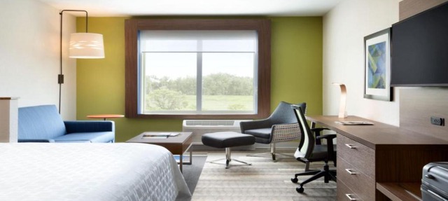 Holiday Inn Express & Suites - Canton by IHG