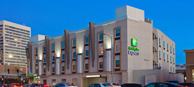 Holiday Inn Express West Los Angeles by IHG