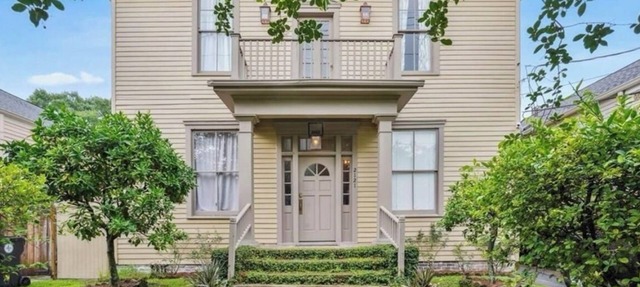 Home away from home - few blocks from PARADE ROUTE