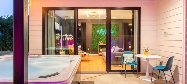 Hot Tub Time Machine Clubhouse DT 6 Min Drive