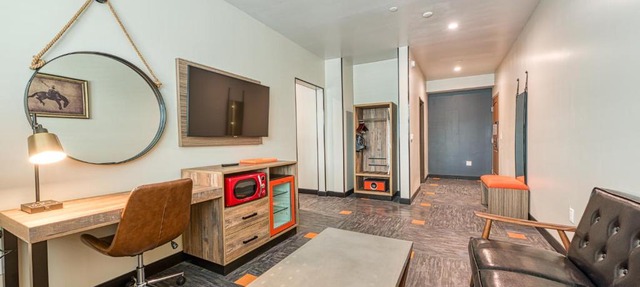 Hotel Lexen Newhall & Santa Clarita - Near Six Flags Magic Mountain