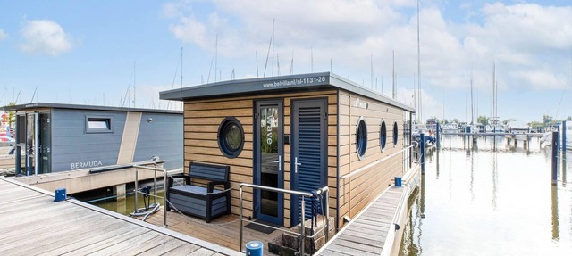 Houseboat in Volendam Marina