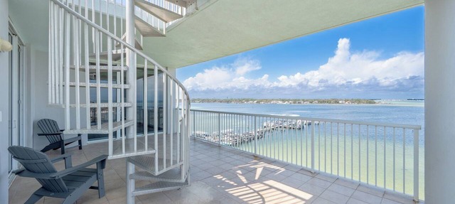 HPH03 Luxury Bayfront Penthouse | Rooftop Hot Tub | Stunning Views!