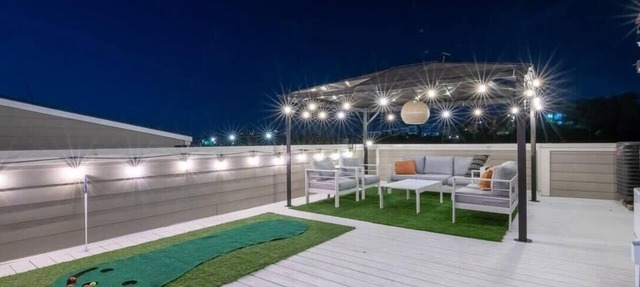 Huge 4 Bedroom Home 14 Big Beds Rooftop Deck