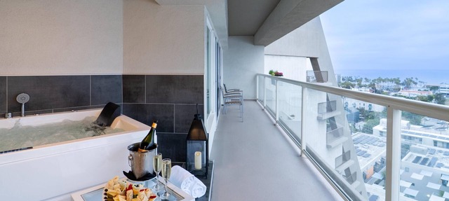 Hyatt Centric Delfina Santa Monica