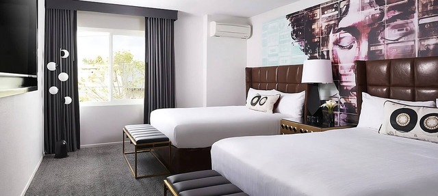 Ideal Group Getaway, 2 Spacious Stays, Pool & Near Beverly Hills Spots