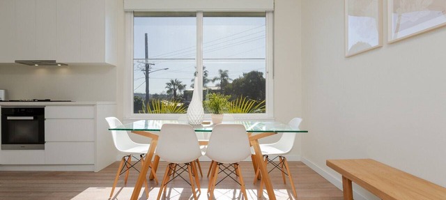 Idyllic 4-Bed Home With Alfresco Area Near Beach