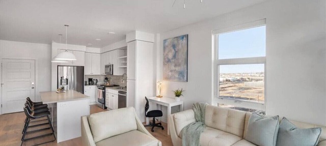 INCREDIBLE Views Capital +MTN+City! Penthouse cnr suite! Best Amenities!