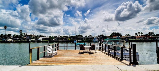 Island Flat 103