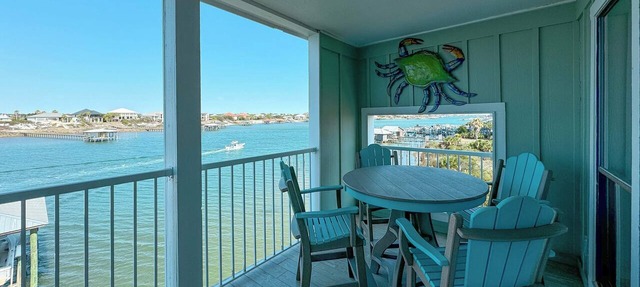 Jubilee Landing301 | Boaters Welcome | Outdoor Pool | My Beach Getaways