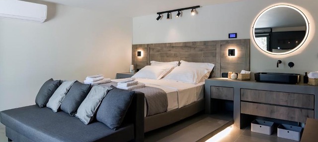 Kavouri Seaside Luxury Bungalow