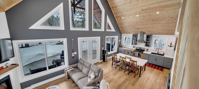Kellys On The River Mansfield Quebec - 3 bedrooms with kayaks.