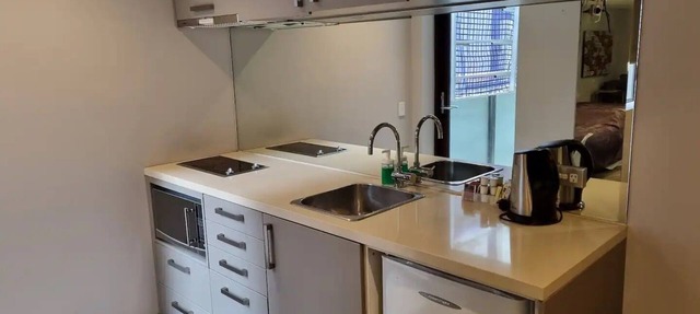 Kew Comfy Studio - free parking