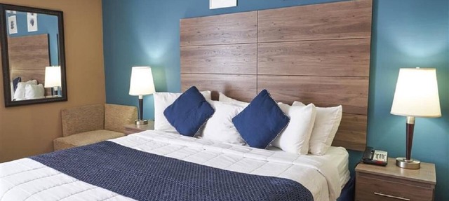King Bed Standard View