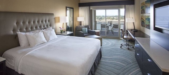 King Lakeview with Balcony at Lakeway Resort & Spa, Pool!