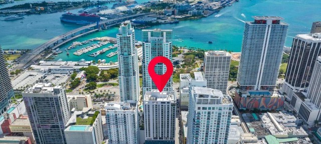 KING OF MIAMI - Downtown Parking Pool Gym