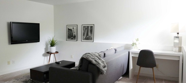 Kitsilano Modern Comfort - Spacious 1 bedroom in quiet tree lined neighbourhood