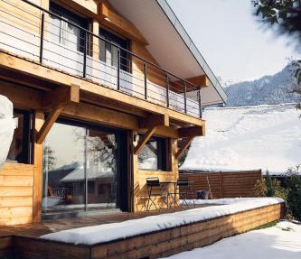 L'abri de Saint-Germain, between lake and mountains