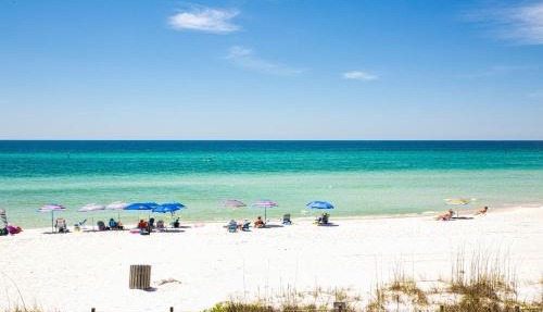 La Valencia Beach House by Emerald Coast Retreats