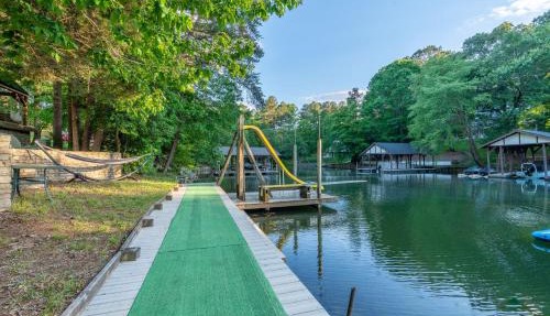 Lake Front Bed & Breakfast