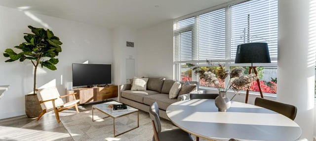 Lake Simcoe Stays - Friday Harbour's Official Rental Program - Butternut Suite